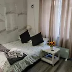 Studio Apartment In Queensway