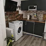 Studio Apartment In Queensway