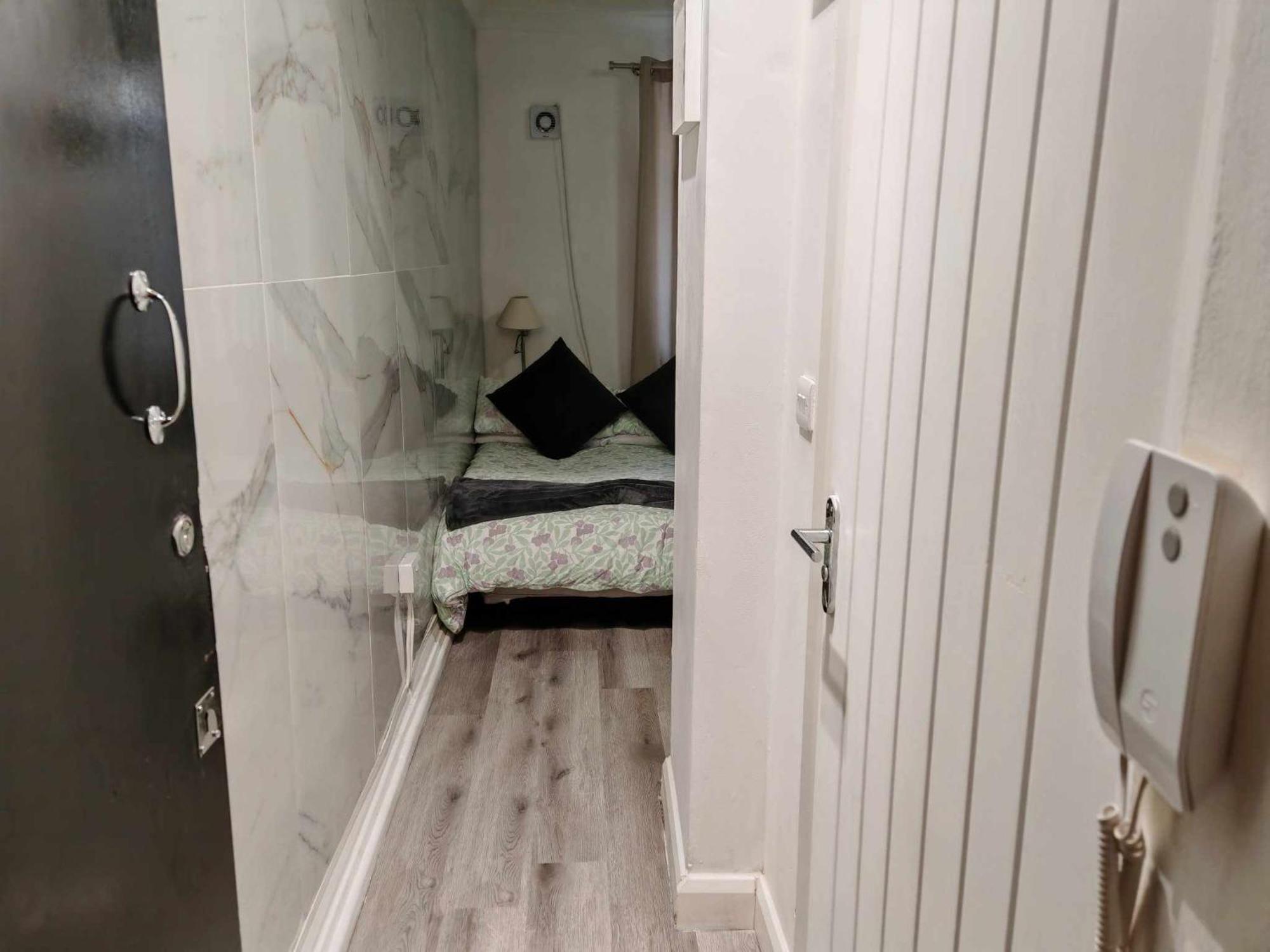 Apartment In Queensway